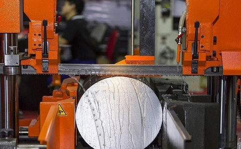 绵竹立式金属带锯床切削出现跑带故障解决方法！